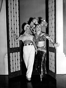 220px-Mickey_Rooney_with_Carmen_Miranda_backstage_at_Babes_on_Broadway_(1941)