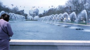 800px-Fountains,_NY_Worlds_Fair_'64