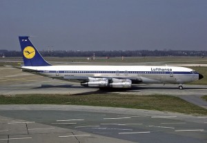 800px-Boeing_707-330B,_Lufthansa_AN2025731
