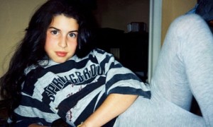 Amy-in-stripy-sweatshirt-008