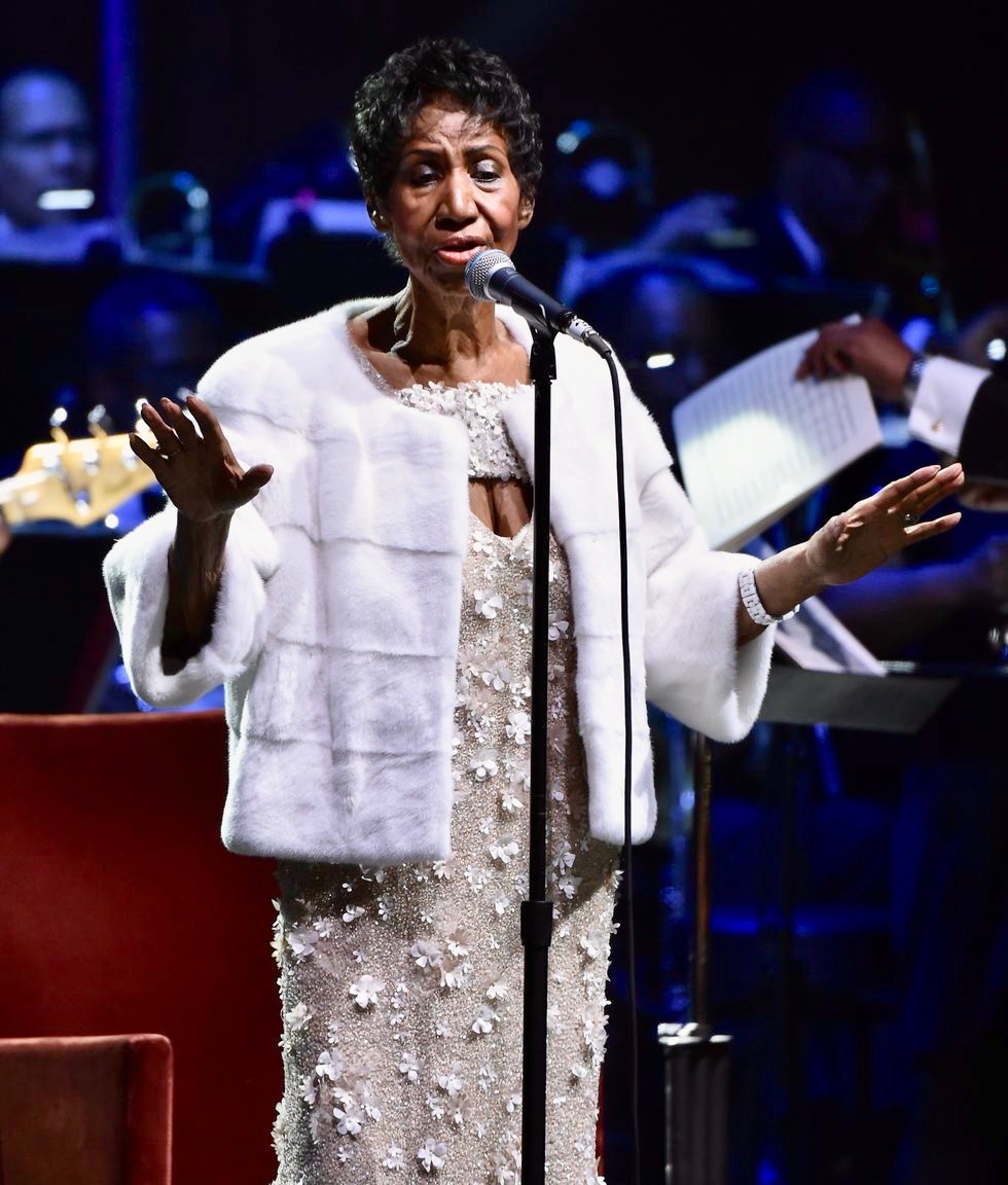 aretha-franklin-performs-onstage-at-the-elton-john-aids-news-photo-871750956-1534185246 2