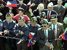 220px-World_War_II_Filipino-American_veterans_White_House_May_2003