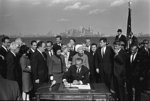 800px-Immigration_Bill_Signing_-_A1421-33a_-_10-03-1965