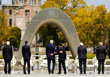 Kerry Visits Hiroshima Memorial