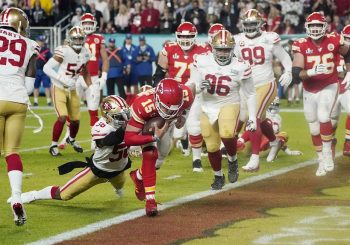Patrick Mahomes leads Chiefs to late comeback win over 49ers in Super Bowl