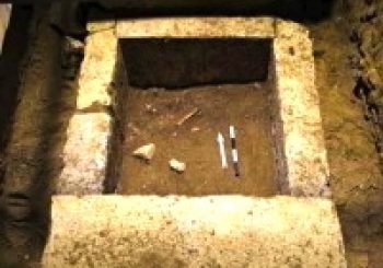 Bone Fragments Found in Greek Tomb
